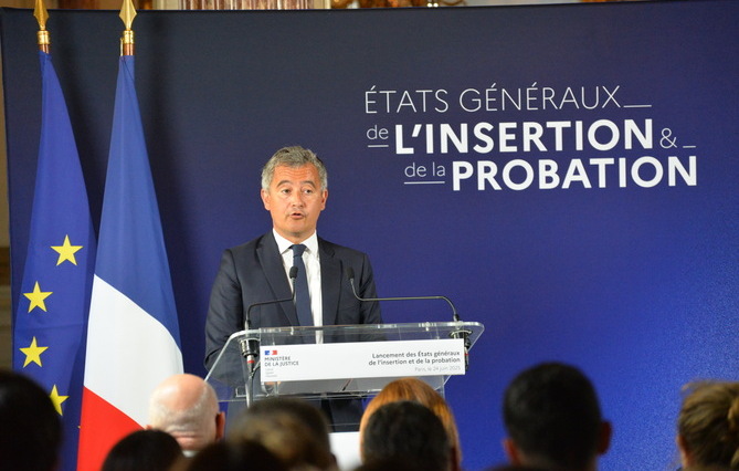 Gérald Darmanin lance les États généraux de l’insertion et de la probation, « parent pauvre de la chaîne pénale »